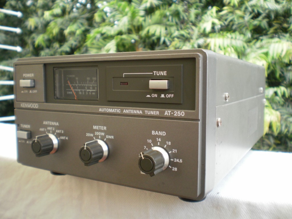 Tuner D'antenne Automatique Kenwood AT-250 D'occasion, Testé Et Fonctionnel